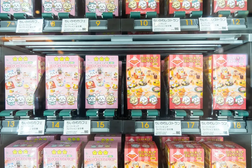 【お買い物や東京観光の合間に】ＫＩＴＴＥ丸の内に「ちいかわ」の自動販売機が登場「Kiramekko（きらめっこ）」と「GPSBOX」が7月18日（土）より販売開始 画像 28