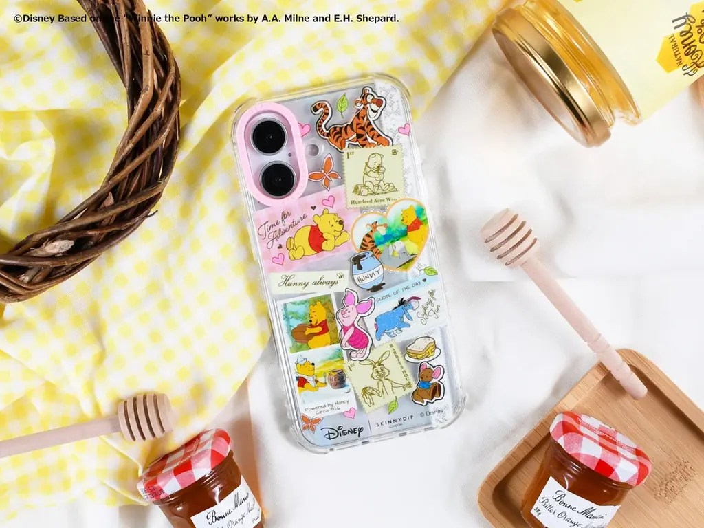 SKINNYDIP LONDONから「くまのプーさん」原作デビュー100周年 スペシャルコレクションが登場！『原作デビュー100周年記念 くまのプーさん展』にて先行販売開始！ 画像 2