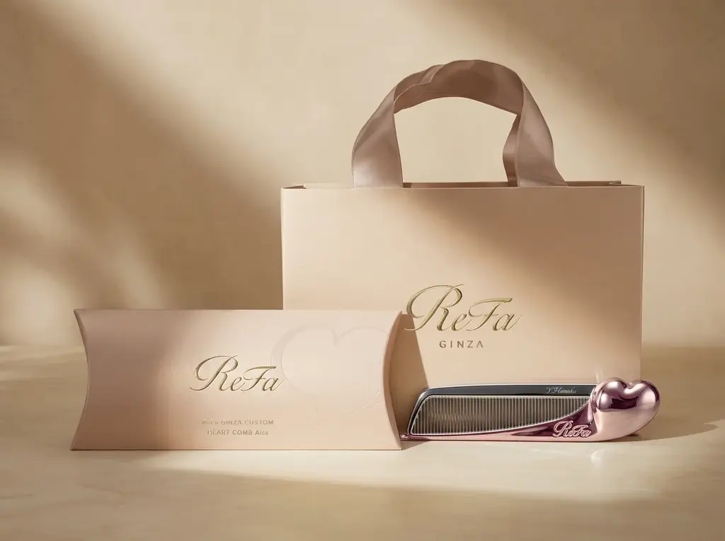ReFa GINZA限定カスタムサービス「Personal Gift Service」にて ReFa HEART COMB Aira（リファハートコーム アイラ）への名入れを開始 画像 1