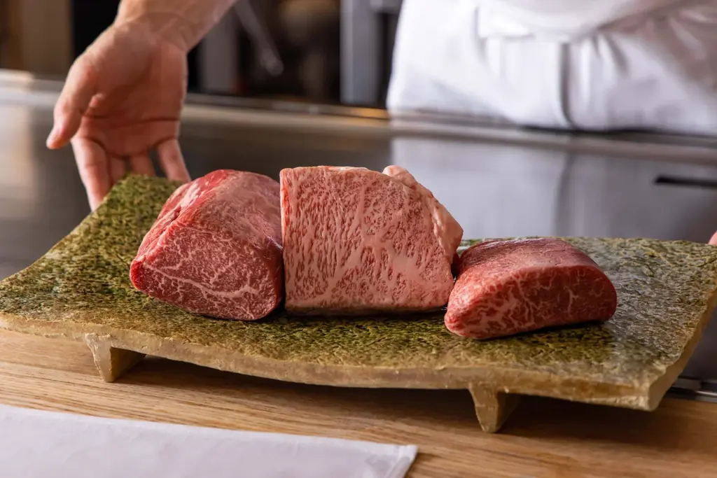 【1周年キャンペーン】鉄板焼き「Artisan」、全コース対象の「お肉無料アップグレード（サーロインへ変更）」キャンペーンを、オープン1周年を記念して7月末まで開催！ 画像 3