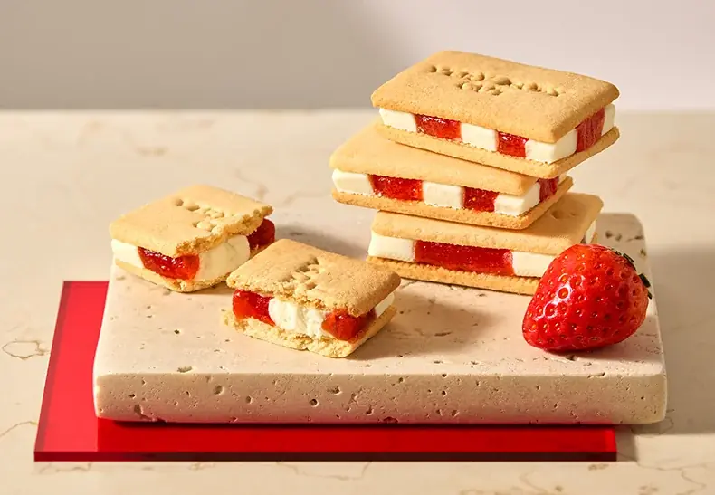 【名古屋タカシマヤ】⾏列必⾄のいちごスイーツ専門店「VERY RUBY CUT」。限定の最新作アソートや、ピスタチオバター頬張る極厚バターサンドとともに〈アムール・デュ・ガトー〉へ 画像 6