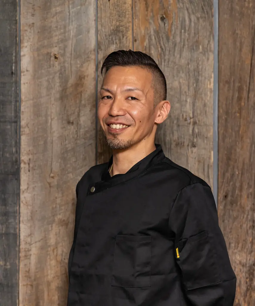 西麻布の隠れ家レストラン「鶫（Tsugumi）」、特等席で味わう「記念日コース」の提供を開始。名物カラスミビーフンとメロンカービングで彩る大人の夜。 画像 3