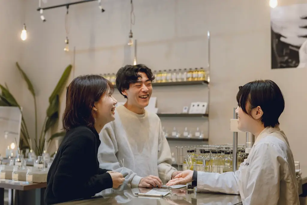 【成田空港店オープン2周年】MY ONLY FRAGRANCE、千葉県出身シンガーソングライター「ゆうなみ」と地域コラボを実施 画像 6