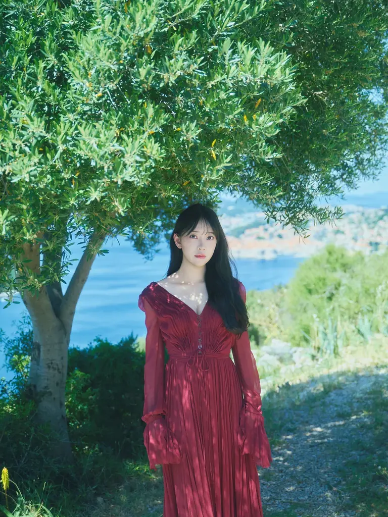 堀未央奈の6年ぶりの写真集が、10月15日に小学館より発売決定！ クロアチアの世界遺産の街で20代ラストの輝きを放つ！ 画像 3