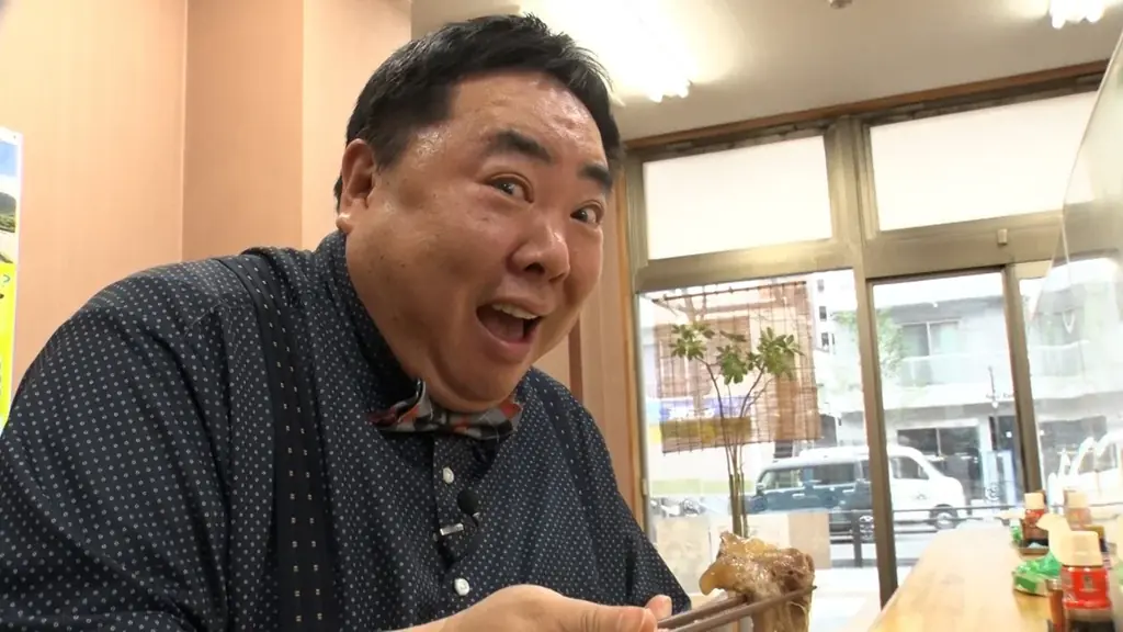 【ＢＳ日テレ】「ドランク塚地のふらっと立ち食いそば」東京・千住で見つけた自称・日本一メニュー数が多い立ち食いそば屋　ガシガシいける！店主自慢の太麺そばに舌鼓　“雨の日以外は通う”という強者常連客も！ 画像 7