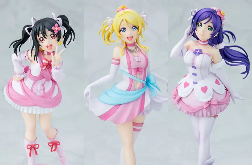 『ラブライブ！』シリーズ15周年を記念し、「絢瀬絵里」「東條 希」「矢澤にこ」が『僕たちはひとつの光』の衣装でフィギュア化。 画像 1