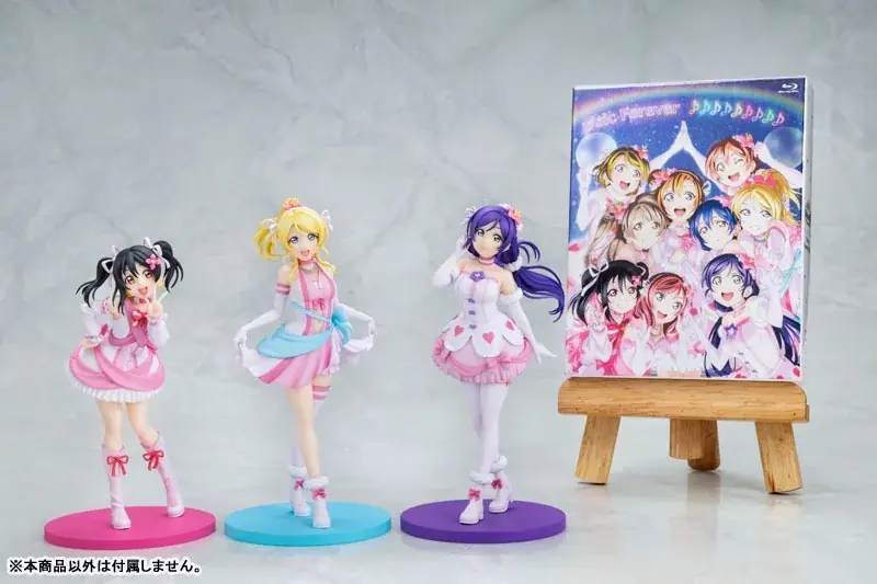 『ラブライブ！』シリーズ15周年を記念し、「絢瀬絵里」「東條 希」「矢澤にこ」が『僕たちはひとつの光』の衣装でフィギュア化。 画像 2