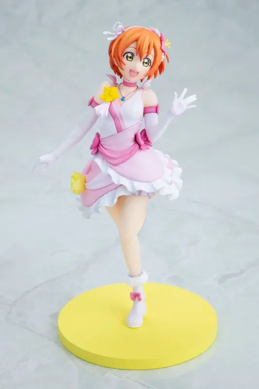 『ラブライブ！』シリーズ15周年を記念し、「星空 凛」「西木野真姫」「小泉花陽」が『僕たちはひとつの光』の衣装でフィギュア化。 画像 7