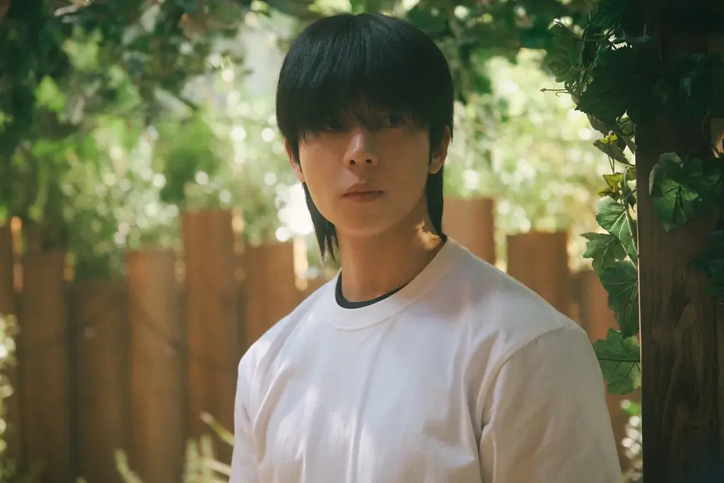 ABEMAオリジナルドラマ『バカンスの法則』初回から衝撃の展開！管理人・西上（チェ・ジョンヒョプ）の“隠された正体”と残酷な運命が明らかに…さらに「黄泉様」役に七海ひろきが出演 画像 3