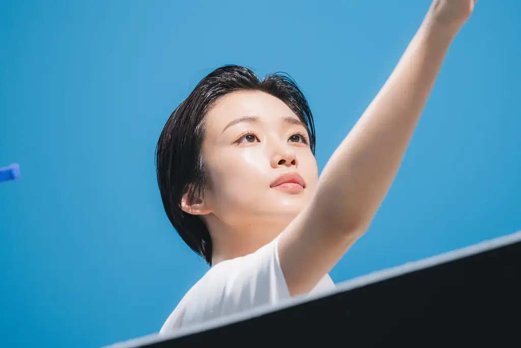 【SOFINA BASIC＋】ブランドミューズに河合優実さんを起用。“うるおいターボ玉”と出会い、渇き※1を超えてゆく新CM　7月28日（火）よりWEBにて公開 画像 3