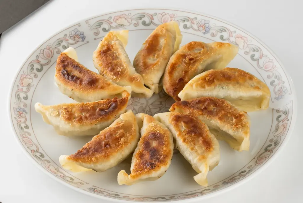＼今年も来たっちゃ！チキン南蛮や辛麺など宮崎グルメが大集合！／　激辛スタミナグルメやマンゴー×チーズを使ったひんやりスイーツも楽しめる 『第6回熱いぜ！宮崎展』が大丸福岡天神店で開催 画像 3