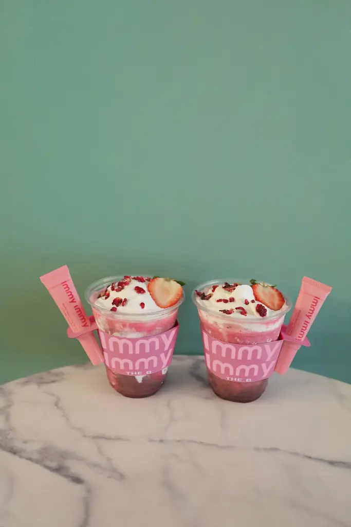 《期間限定コラボ ! immy immy ×THE_B 》人気リッププランパーから着想を得た2026年夏限定のアサイースムージー「Glossy Acai Berry」が8月6日（木）より新登場！ 画像 2
