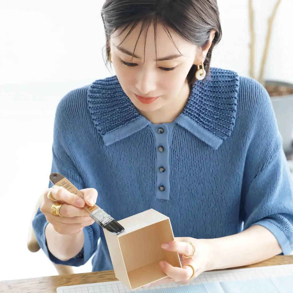 祝・連載1周年！ 北川景子さんが人気手芸雑誌「コットンタイム」９月号（８/６発売）付録を使って「小花柄のファブリックボックス」を製作。「手芸が＜お仕事＞になり、いいことしかなかった1年です！」 画像 3