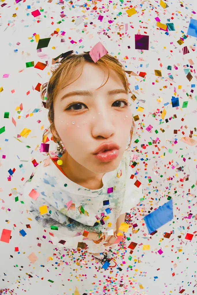若月佑美15周年記念作品集『FIRST EGOISM』9月18日（金）発売決定！7月31日（金）18時より予約開始。限定特典付き4つの購入プランを発表 画像 4