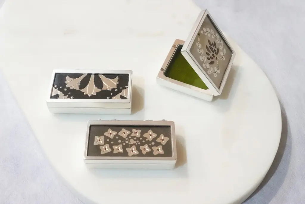 光を宿した彫金の小さな手仕事／「Petit 手仕事ギャラリー　きらめく彫金－Yurie Nakashima’s small metalworks－」を紅ミュージアムで開催 画像 4