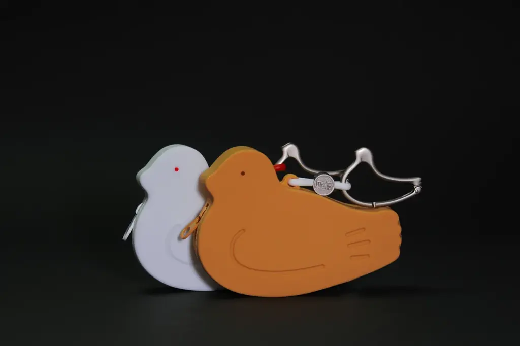 8/10発売｜鳩サブレーが入るシリコンポーチ「はとっこ」