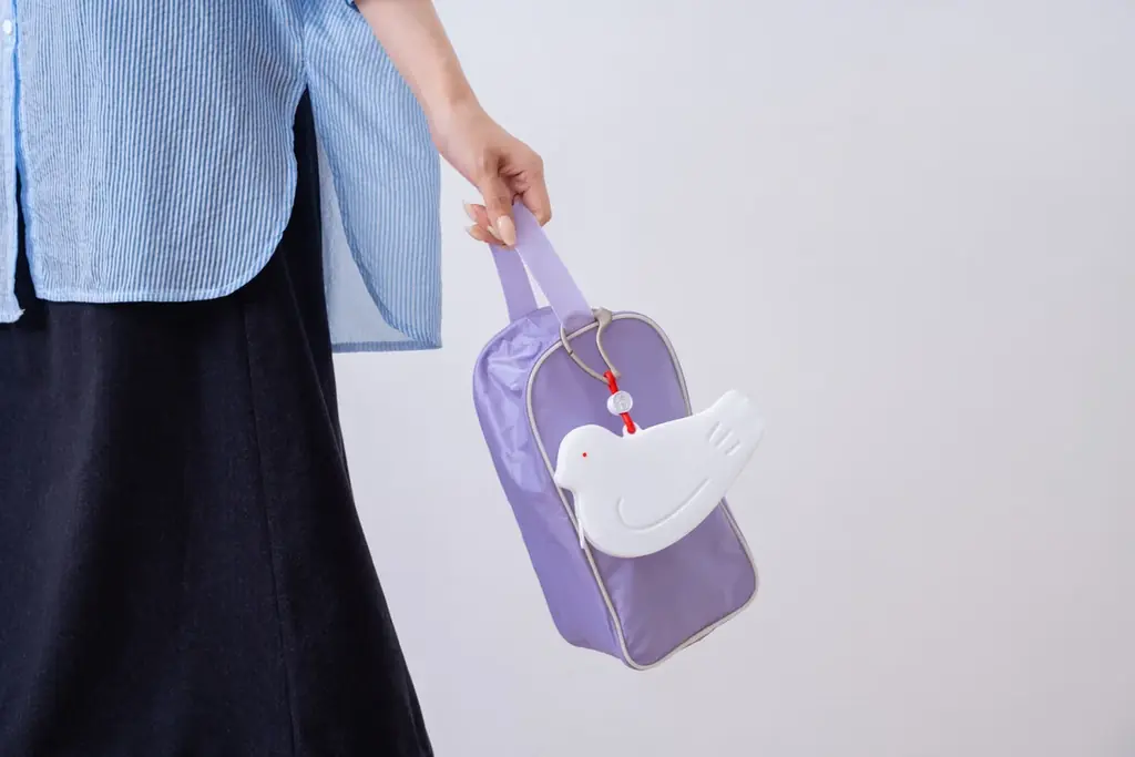 【8月10日は鳩の日】鳩サブレーを連れて歩けるシリコンポーチ「はとっこ」を販売します。 画像 11
