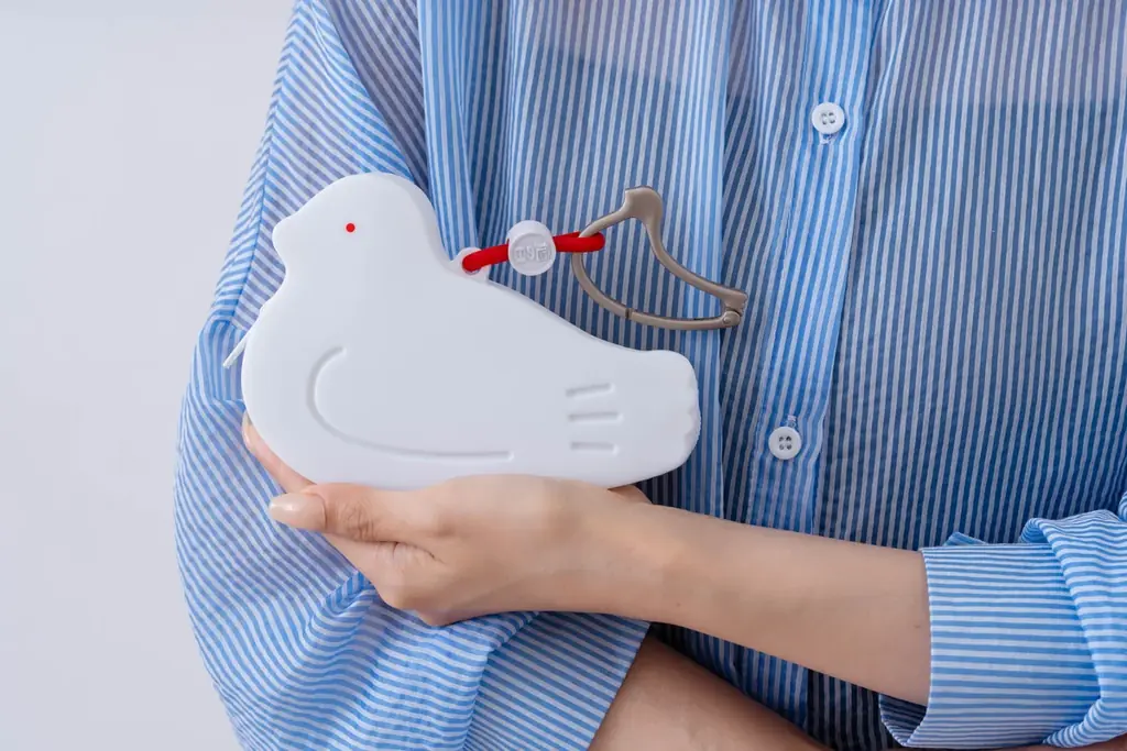 【8月10日は鳩の日】鳩サブレーを連れて歩けるシリコンポーチ「はとっこ」を販売します。 画像 4
