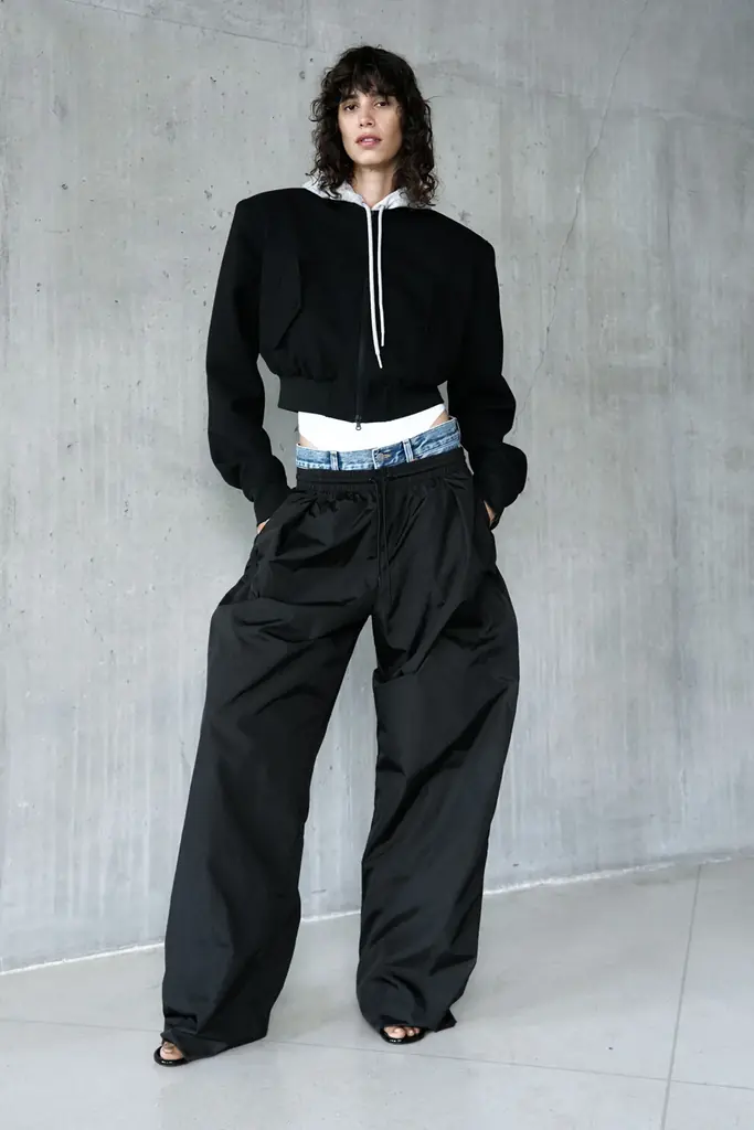 H&Mから、ニューヨーク発のラグジュアリー・エッセンシャルズ・ブランド「WARDROBE.NYC」とのコラボレーションが発売。 画像 2