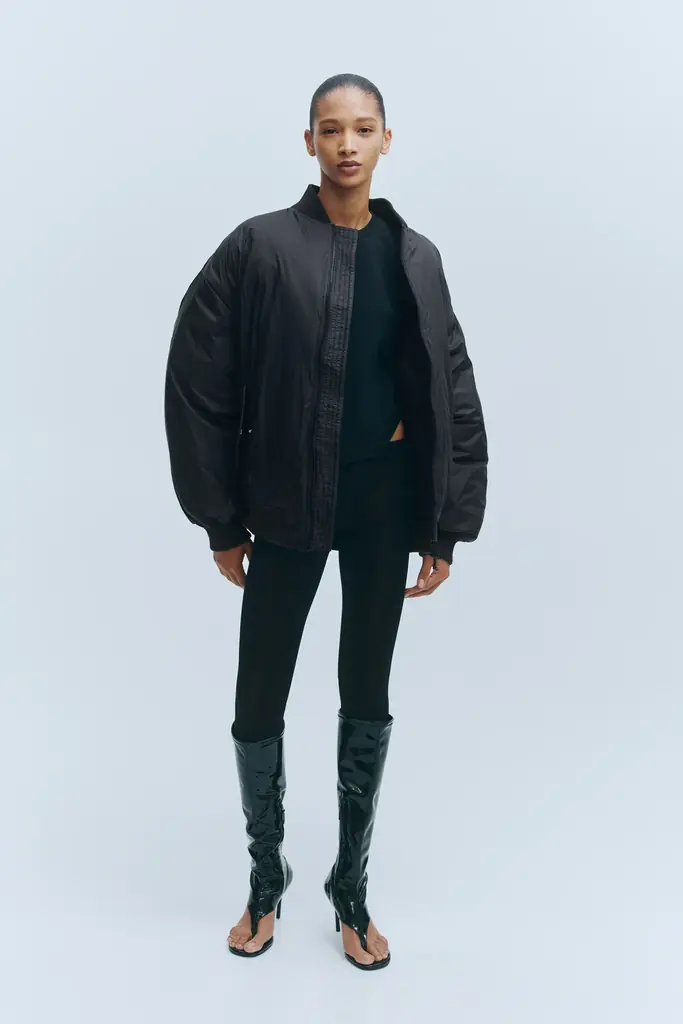 H&Mから、ニューヨーク発のラグジュアリー・エッセンシャルズ・ブランド「WARDROBE.NYC」とのコラボレーションが発売。 画像 8