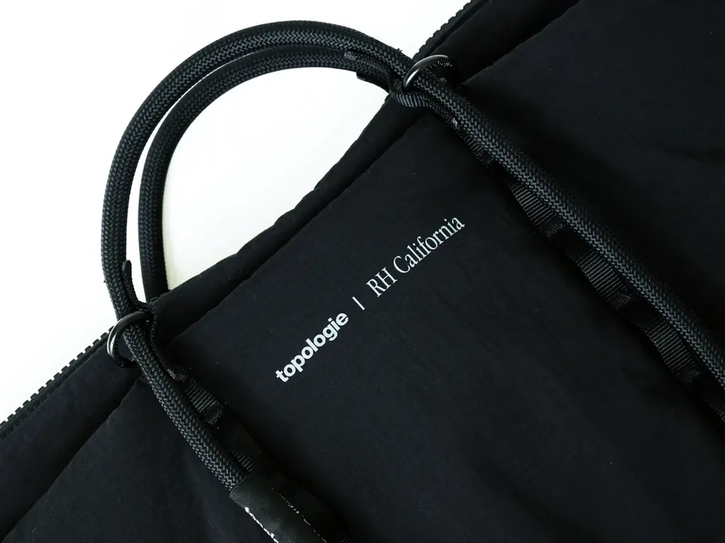 【ロンハーマン】Topologieの人気モデル「Cloud Tote」より、洗練されたモノトーン仕様の別注モデルが登場 画像 3