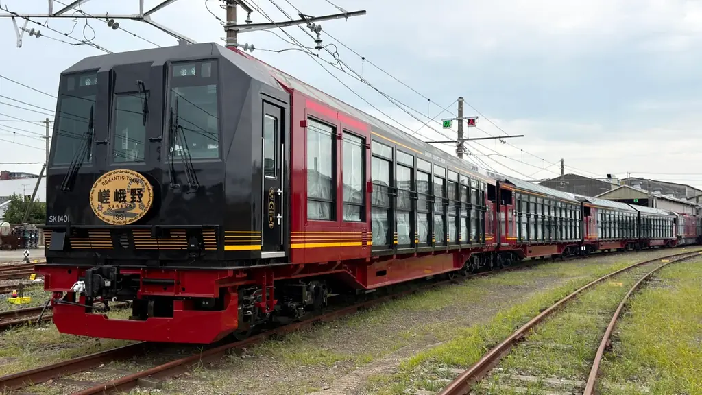 2027年3月1日デビュー 嵯峨野の新型トロッコ列車