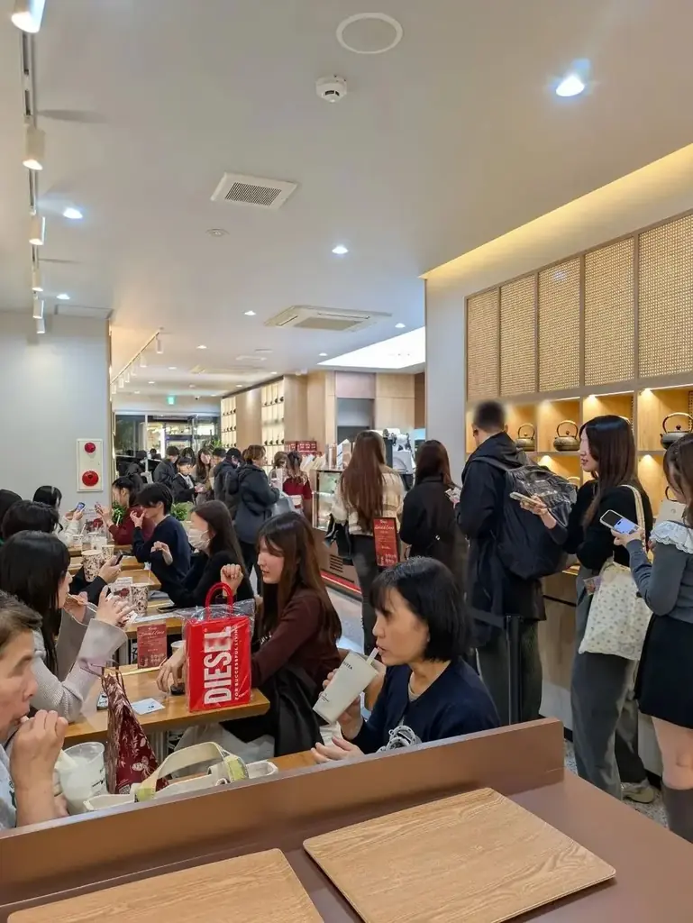 名古屋・矢場町で1時間待ちを記録したマレーシア発・中国茶カフェ『BEUTEA（ビューティー）』が9月4日、3年半ぶりに大復活を遂げる名古屋駅地下街「メイチカ」に日本2号店をグランドオープン！ 画像 3