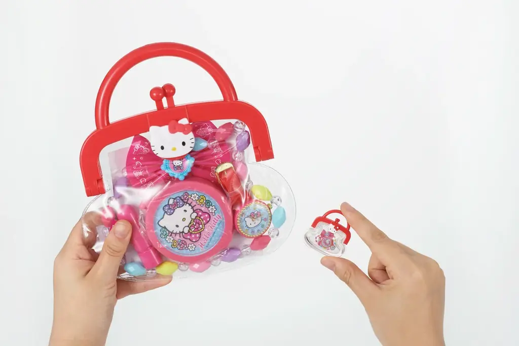 ロングセラー「ムラオカ」のおもちゃが手のひらサイズに。​『ハローキティ かわいいおもちゃ ミニチュアチャーム』​2026年8月中旬 発売予定​ 画像 10