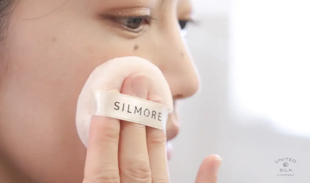 世界最高峰の品質を未来へ。SILMORE（シルモア）シリーズ「純国産シルク100%」のフェイスパウダーが8月6日よりMakuakeにて先行販売開始！ 画像 2