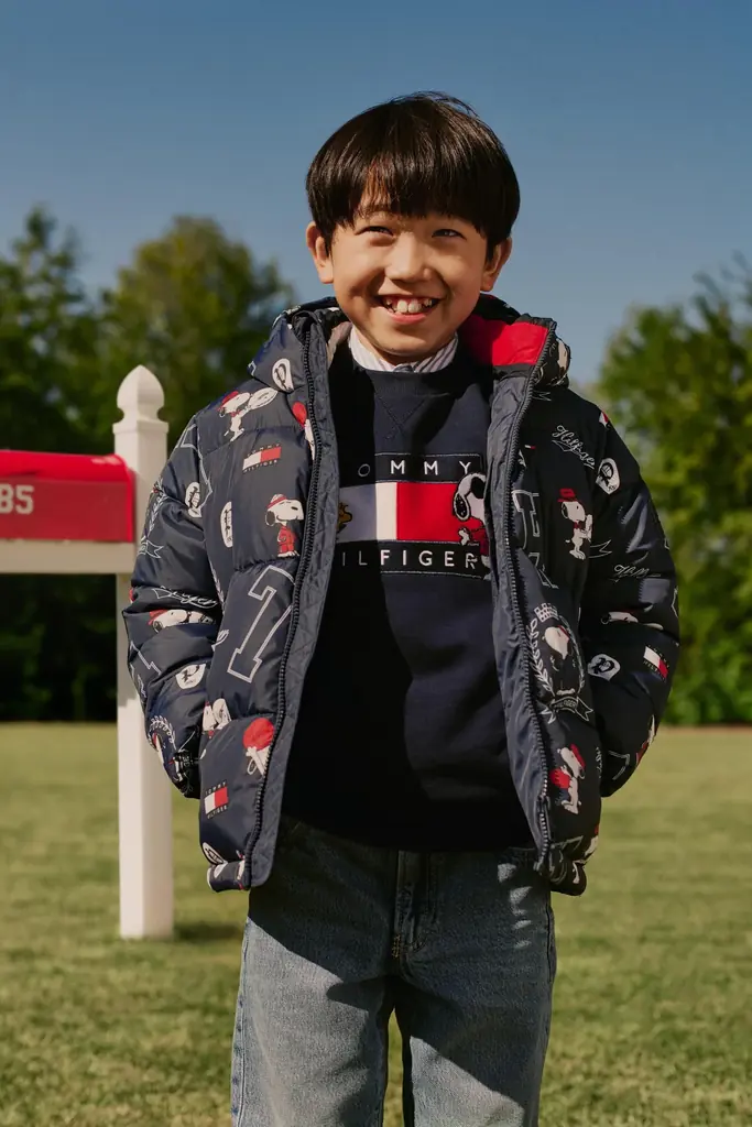 トミー ヒルフィガー、PEANUTS（ピーナッツ）とのコラボレーションにより、バック・トゥ・スクールシーズンを彩るヴァーシティスタイルに着想を得たキッズコレクションを発売 画像 5