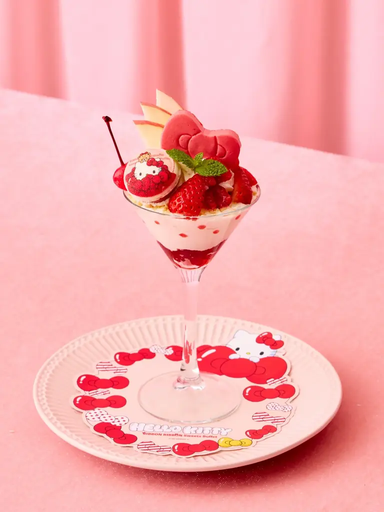ハローキティとキティのことが大好きなタイニーチャムとのかわいいが詰まった リボンモチーフのコラボスイーツビュッフェ「HELLO KITTY RIBBON RIBBON Sweets Buffet」 画像 3