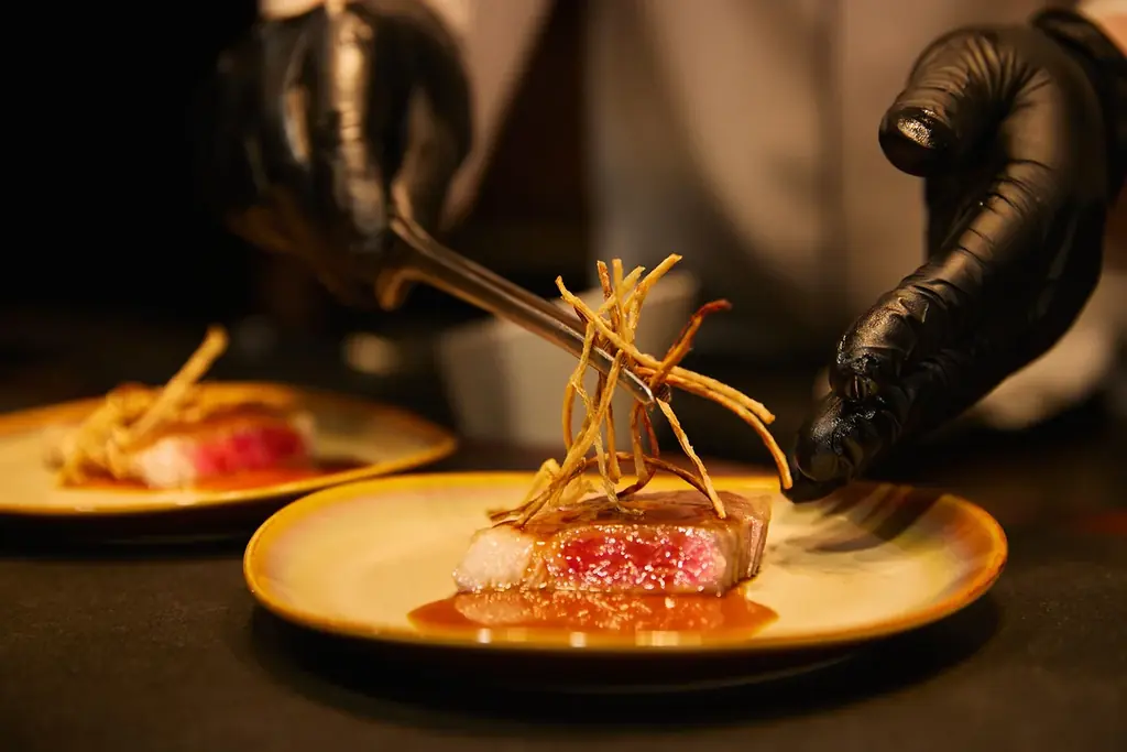 和牛をはじめとする多彩な肉料理から絞りたてモンブランを含むスイーツまで！秋の味覚と肉料理を五感で楽しむ、時間内無制限の“劇場型”ビュッフェ「THE THEATER BUFFET -Autumn-」開催 画像 2