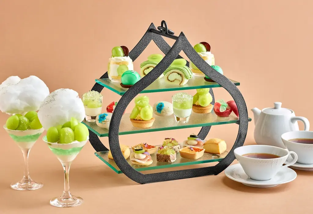 【リーガロイヤルホテル大阪】まるで“シャインマスカットの宝石箱”！秋の実りを、輝くジュエリーに。「シャインマスカットアフタヌーンティー」を販売 画像 1