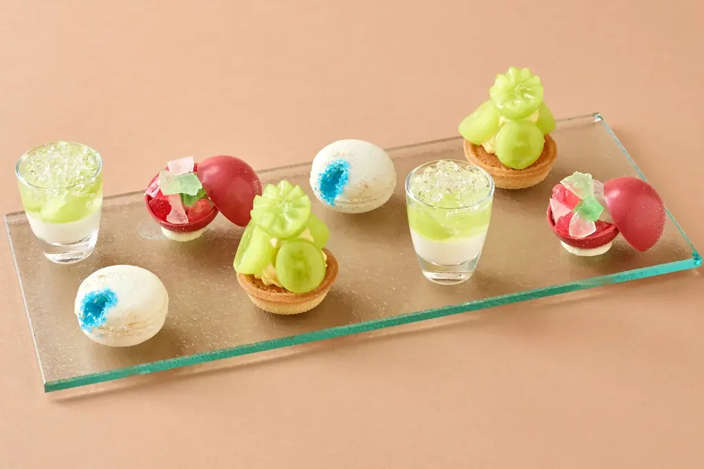 【リーガロイヤルホテル大阪】まるで“シャインマスカットの宝石箱”！秋の実りを、輝くジュエリーに。「シャインマスカットアフタヌーンティー」を販売 画像 3