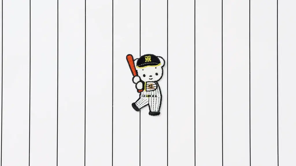 阪神タイガース×familiar 大人気コラボ企画第3弾 阪神タイガースのユニフォームを着たファミちゃんが描かれたロングセラー商品デニムバッグを含む計6種のアイテムが登場 画像 7