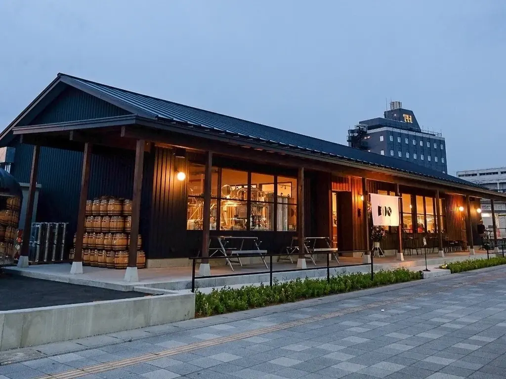 遠藤醸造所が館林駅前に開業　地ビールとスマッシュバーガー