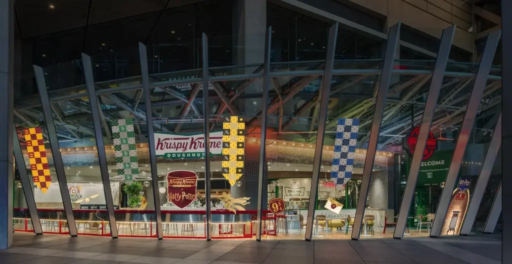 【Harry Potter × クリスピー・クリーム・ドーナツ 日本初コラボ】ホグワーツ魔法魔術学校の4つの寮をイメージした限定ドーナツや食べるまでどの寮かわからない「組分け帽子」ドーナツが登場！ 画像 4