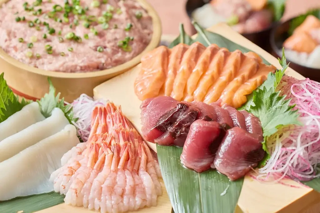 【名古屋】＜開業10周年＞海鮮盛り放題や“しほろ牛ローストビーフ”、郷土料理“ジンギスカン、スープカレー”を堪能。秋の味覚の栗や葡萄、ハロウィンスイーツが楽しめる『北海道フェア～北の大地の美食紀行～』 画像 10