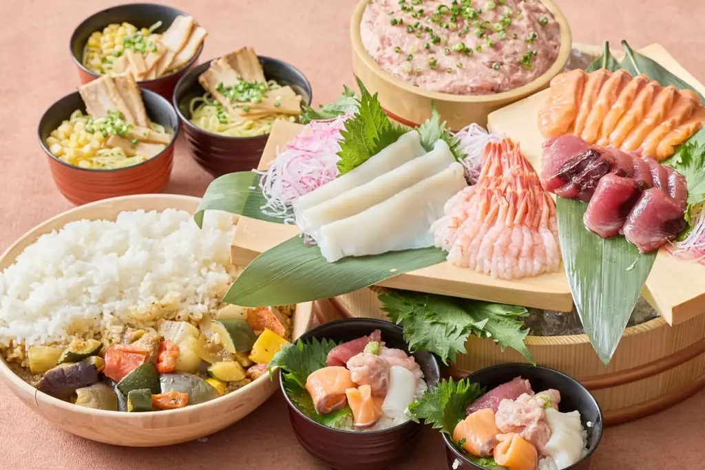 【名古屋】＜開業10周年＞海鮮盛り放題や“しほろ牛ローストビーフ”、郷土料理“ジンギスカン、スープカレー”を堪能。秋の味覚の栗や葡萄、ハロウィンスイーツが楽しめる『北海道フェア～北の大地の美食紀行～』 画像 11