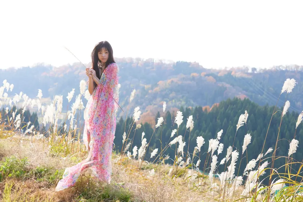 【8月28日同時発売】葵いぶき写真集『traveling』＆ 井上もも写真集『MoMologue』の発売が決定！FANZA通販限定のオンラインイベント参加特典付き予約も好評受付中！ 画像 10