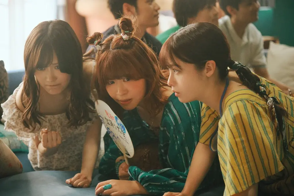 ABEMAオリジナル“15分ドラマ”『バカンスの法則』に、コムドットのひゅうが&ゆうた、鈴々木響が“意識だけ高い系男子”3人組としてサプライズ登場！ひゅうがは連ドラ初出演 画像 2