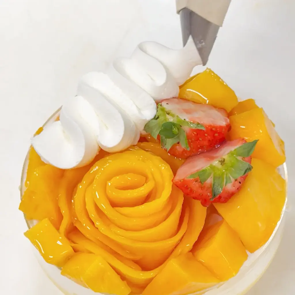 【全て1日限定】超デッッッカイ！“丸ごとドカン”と乗せちゃいました☆「夏のビッグパフェ祭り」開催！ 画像 18