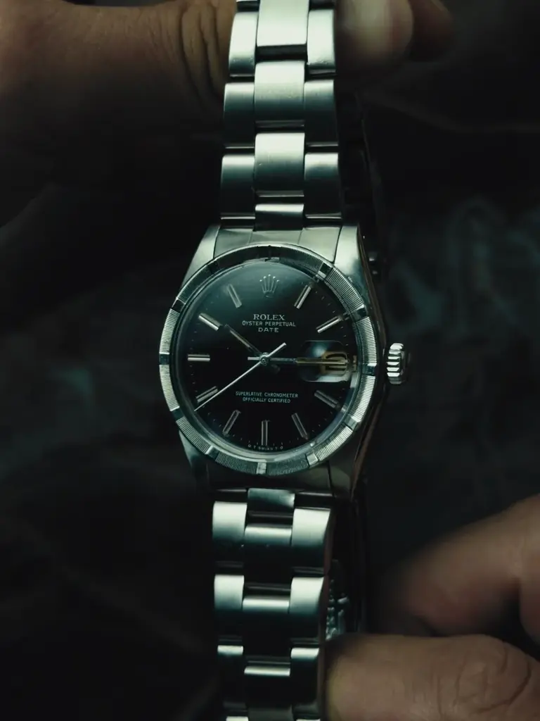 二度と同じ色彩は生まれない。ROLEX Oyster Perpetual Date Purple Grey Tropical Dialを備えたRef.1501を販売開始。 画像 3