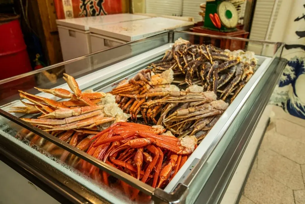 大好評の「カニ食べ放題」が超絶進化し2026年9月30日（水）までの期間限定で開催！ 本ズワイガニと紅ズワイガニの食べ放題に加え、かに釜飯など全12種の豪華メニューが追加された食べ飲み放題プラン 画像 2