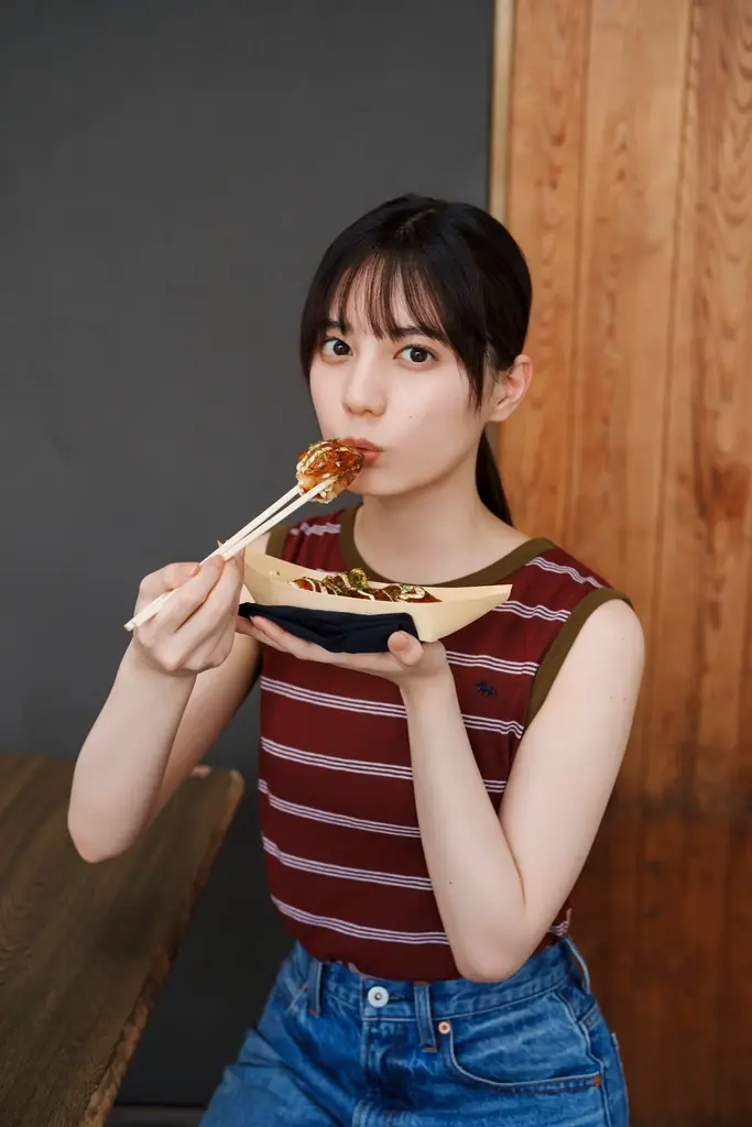 昨年の“こさかなと遊ぼう！”から1年。今年は故郷・大阪へ！ テーマは“こさかなと帰ろう！” 日向坂46・小坂菜緒が「B.L.T.10月号」の表紙巻頭に登場！ 画像 2