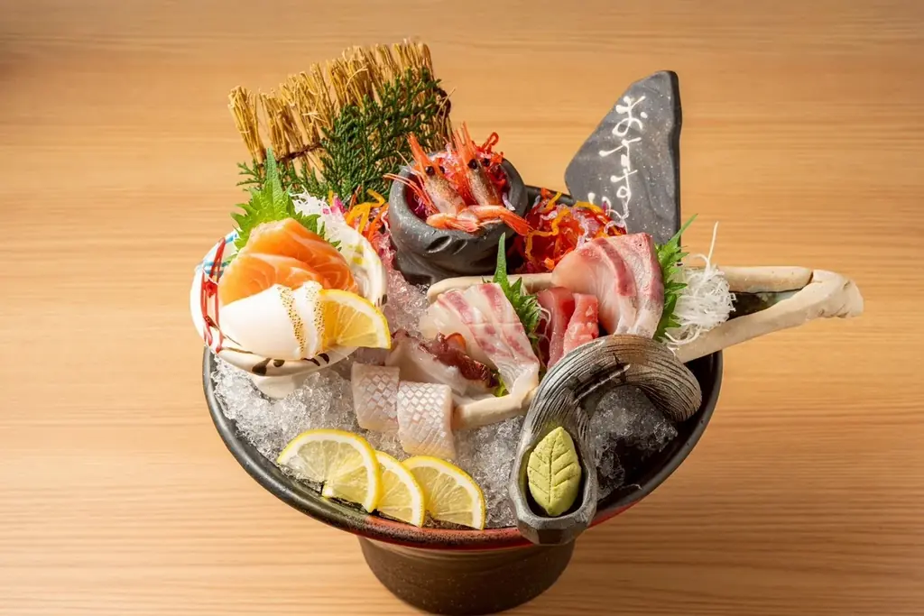 【8月17日まで】刺身か、生牡蠣か。人気名物を選んで半額に！半周年感謝祭第2弾を開催｜牡蠣と海鮮 にほんいち 堺筋本町店 画像 2