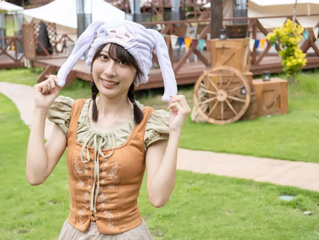 TVアニメ「葬送のフリーレン」×農園リゾートTHE FARM コラボ限定グッズ登場。フリーレンタオルキャップなど宿泊者限定先行販売のグッズも。 画像 5