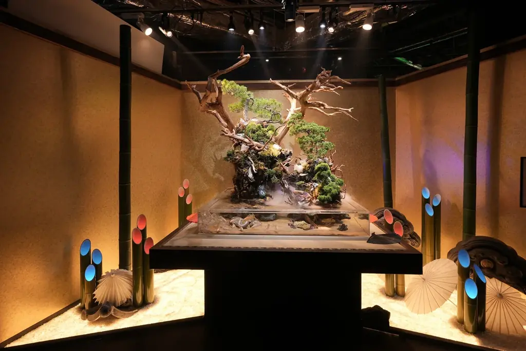 日本の水族館で唯一の評価を得た宮澤雅教の代表作『アク和リウムGA☆KYO』。それは、全作品が購入可能な一点ものの生きたアートの数々。 画像 3