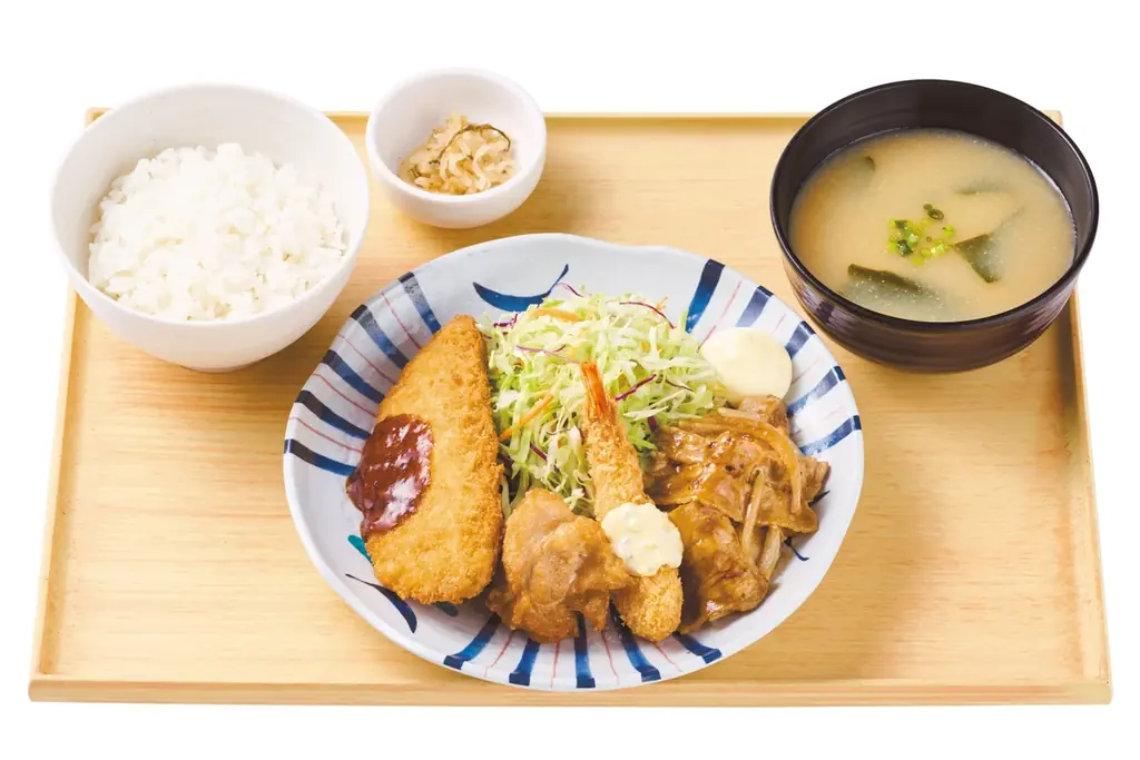 「やよい軒」４種のおかずを一皿で楽しめる期間限定定食しょうが焼・エビフライ・から揚げ・白身フライが一皿に！『熱盛定食®』 画像 2