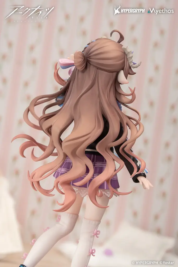 『アークナイツ』より、Gift+シリーズの新作「純燼エイヤフィヤトラ それからの物語VER.」が、1/8スケールフィギュアとして登場！ 画像 3